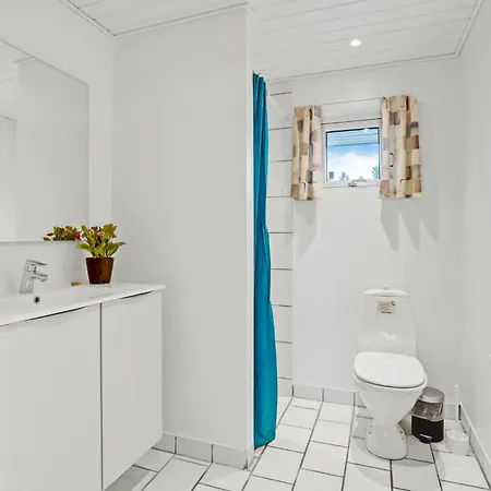 Awesome In Blavand With Kitchen Hébergement de vacances *