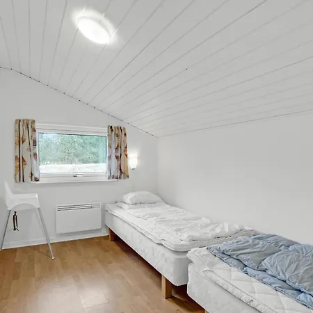 Awesome In Blavand With Kitchen Hébergement de vacances