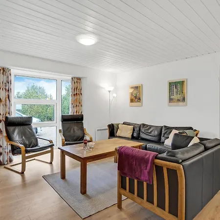 Awesome In Blavand With Kitchen Hébergement de vacances *