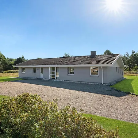 Awesome In Blavand With Kitchen Hébergement de vacances